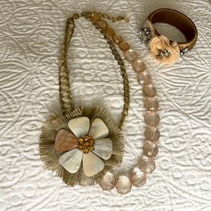 Unique nude tones necklace w bracelet